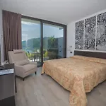 Couette-café Vista 4*