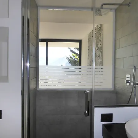 Vista Bed & Breakfast Como