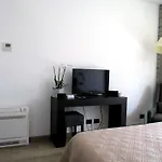 بي آند بي فيستا لاغو كومو
