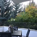 بي آند بي فيستا لاغو