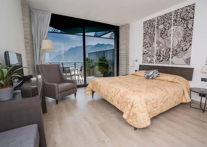 לינה וארוחת בוקר Vista קומו